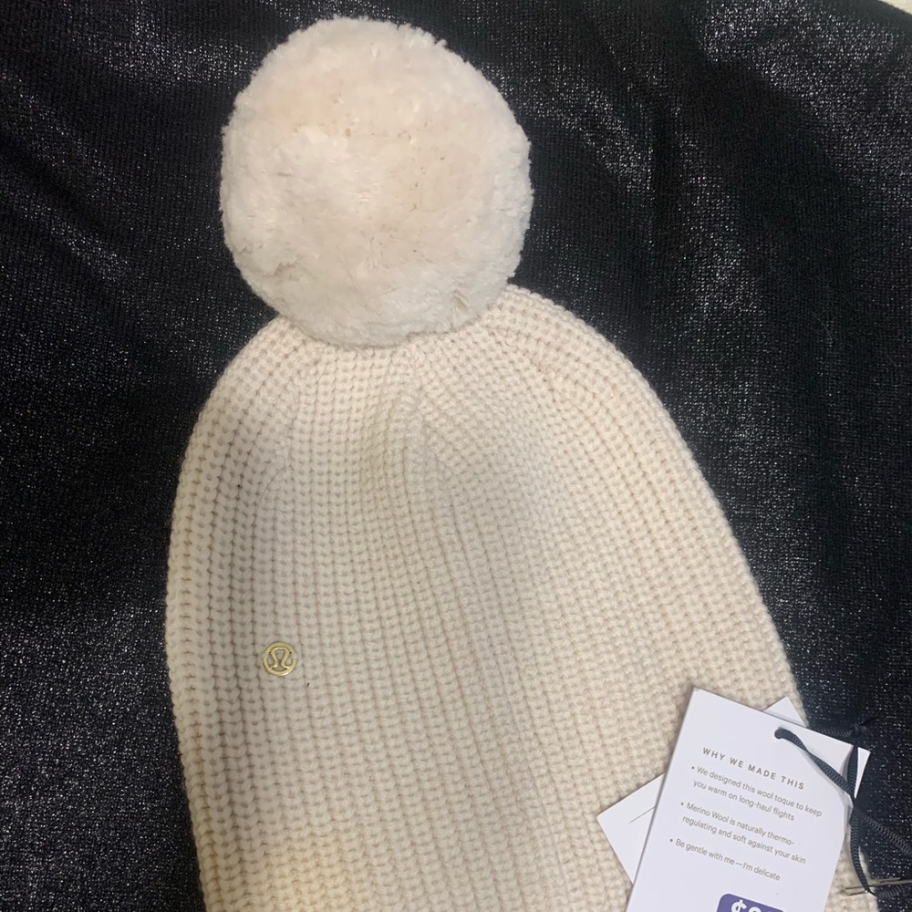 NWT Lululemon All that Shimmers Toque
